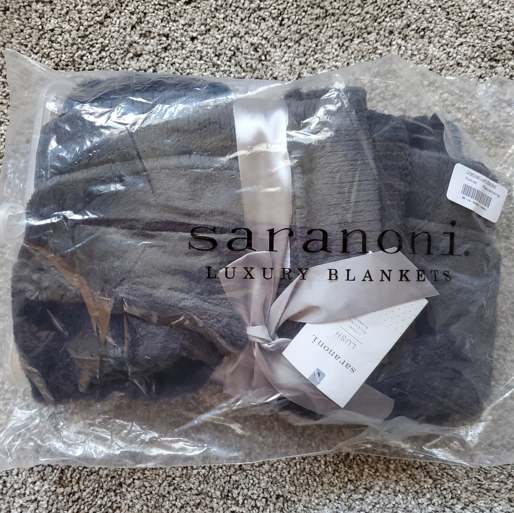 Saranoni Lush Receiving blanket in Charcoal
